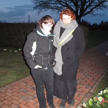 07. marts 2009 På kirkegården (1)