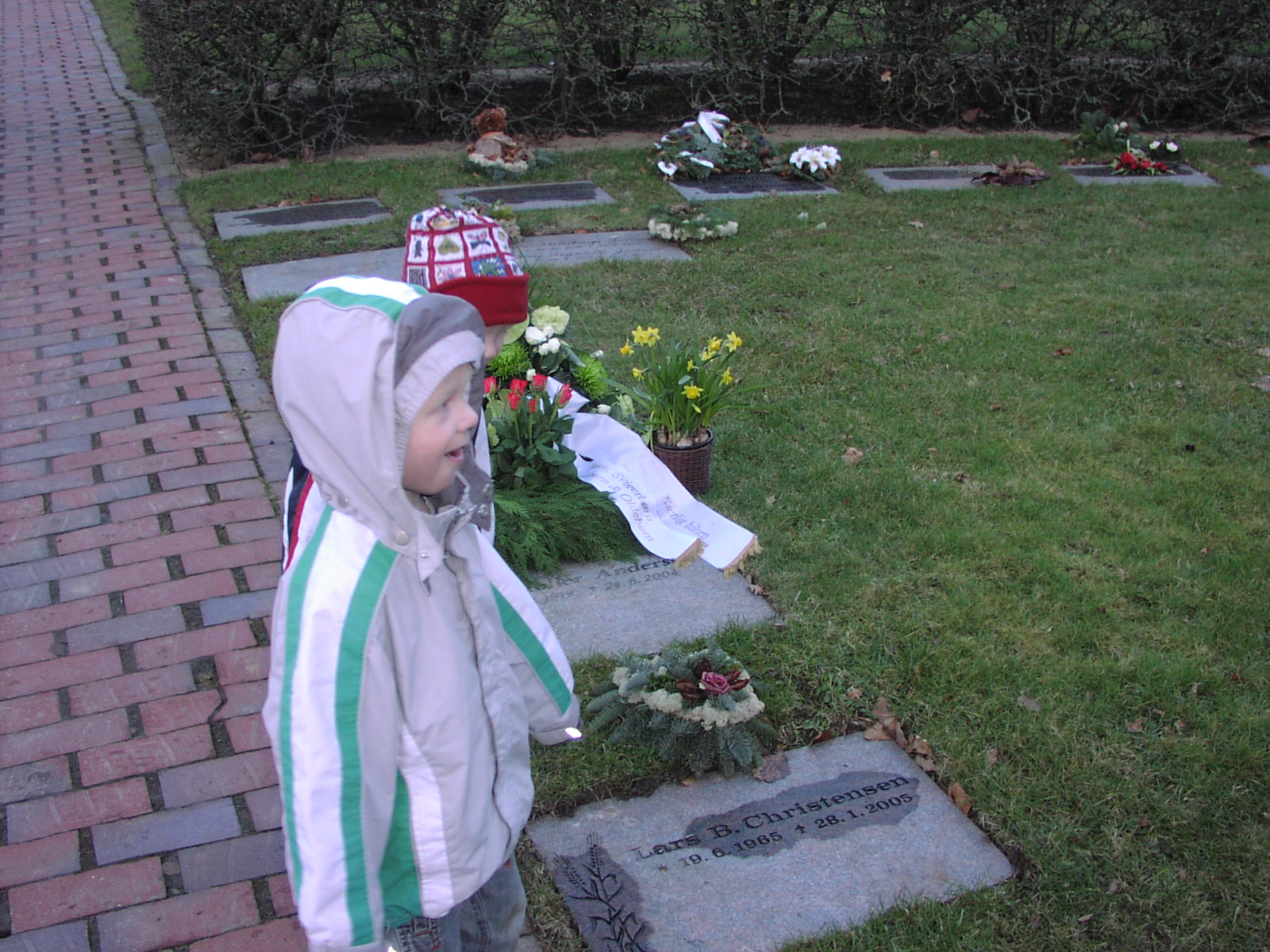 07. marts 2009 På kirkegården (14)