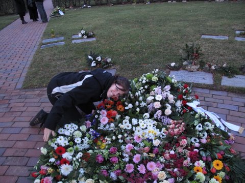 07. marts 2009 På kirkegården (7)